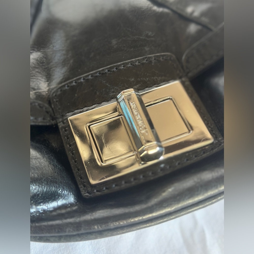 B Makowsky Black Leather Chain Strap Bag - Picture 4 of 9
